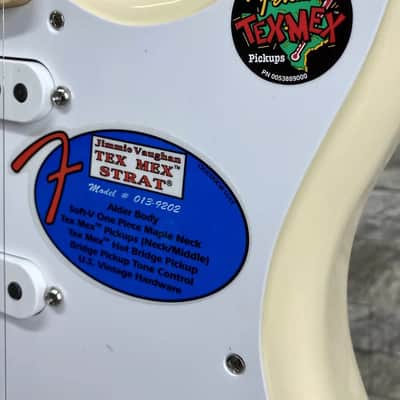 Fender #0139202305 Jimmie Vaughan Tex-Mex Strat, Olympic White, Maple Fingerboard, with Deluxe Gig Bag image 4