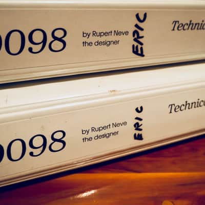 Neve 9098 Console Manual Neve 9098 analog era - white binder image 2