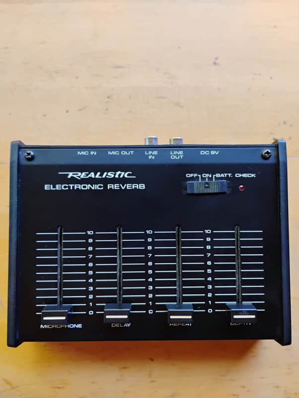 Realistic 32-1110 Desktop Electronic Reverb / Delay / Distortion image 1