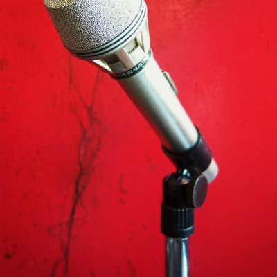 Vintage 1980's AKG D190ES dynamic cardioid microphone w clip & case Low Z 200 OHMS D1000E image 6