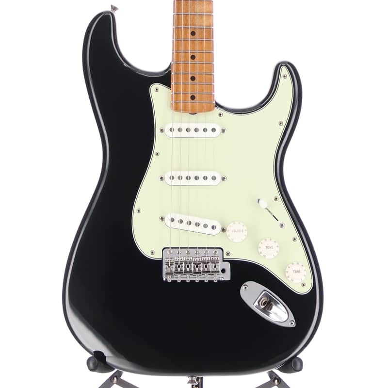Fender Vintera® II Road Worn® '60s Stratocaster®, Black, Professional Setup (RC2) (01680)