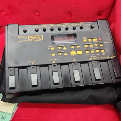 Roland Gr1 guitar synth image 2