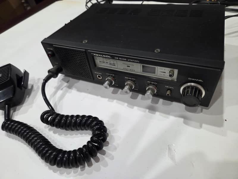 Realistic / Radio Shack TRC-433 1970s? - Black image 1
