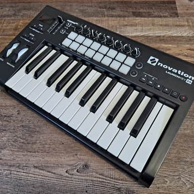 Novation Launchkey 25 MKII MIDI Keyboard Controller 2015 - 2020 - Black image 2
