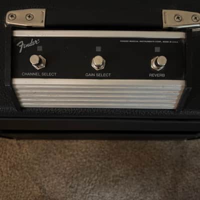 Fender Concert Amp 2-Channel 60-Watt 1x12" Guitar Combo 1996 silver face image 12