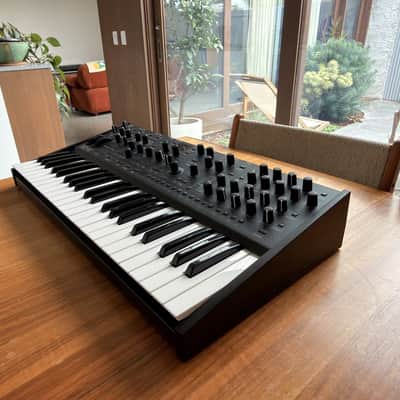 Oberheim TEO-5 44-Key 5-Voice Synthesizer 2024 - Present - Black image 2