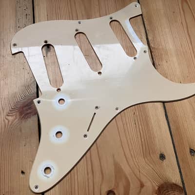 Squier Affinity Series Stratocaster Electric Guitar Affinity Strat Scratchplate Pickguard 1998 image 2
