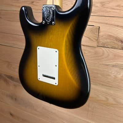 Fender 50th Anniversary Stratocaster 2004 - 2-Tone Sunburst image 5