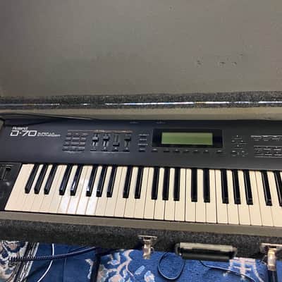 Roland D-70 76-Key Super LA Synthesizer 1990 - 1994 - Black image 11