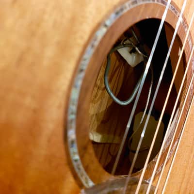 TRAVELER GUITARS Redlands Concert (Mahogany) - "B-Stock" image 5