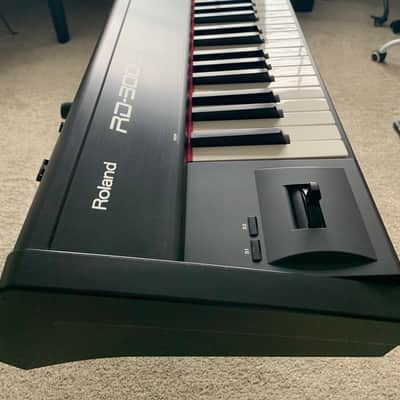 Roland RD-300SX 88-Key Digital Stage Piano 2004 - 2008 - Black image 3