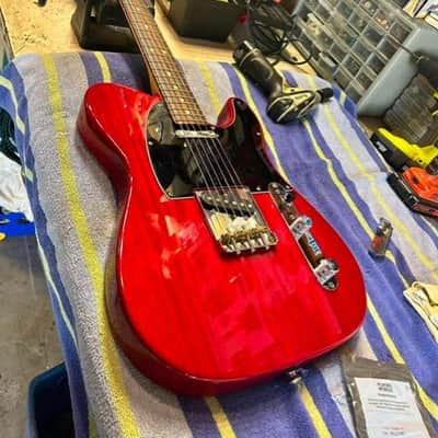 Fender Professional Telecaster 2016 - Crimson Red Transparent image 7