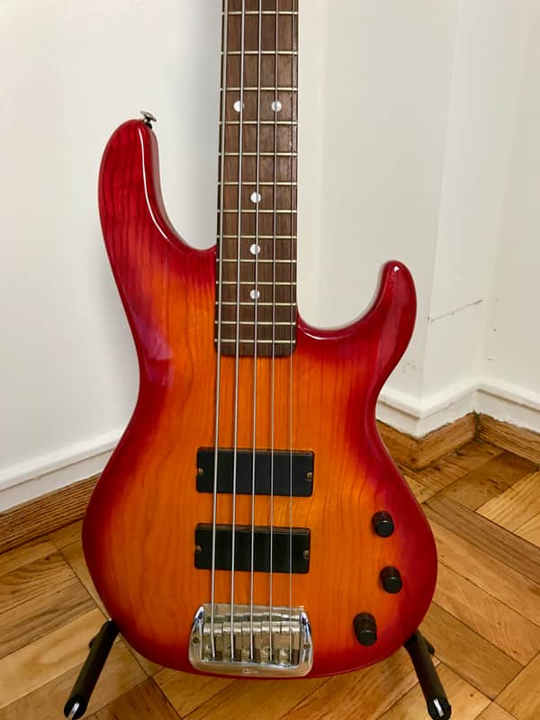 G&L L5500  1998 *Serial number B000056* image 1