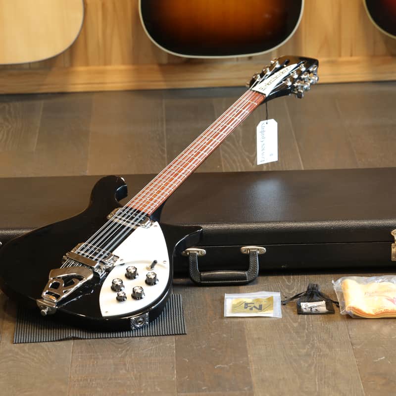 1993 Rickenbacker 610/12 Jetglo