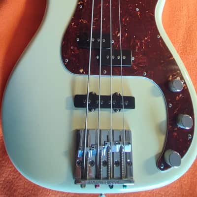 Fender CS Precision (P/J) Bass Pro Closet Classic Relic 2012 - white image 4