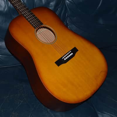 Larrivee Simple 6 Dreadnought Sunburst 2026 - Satin image 1