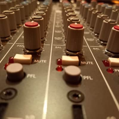 Allen & Heath ZED-14 Analog Mixer + Thomann Flight Case image 8