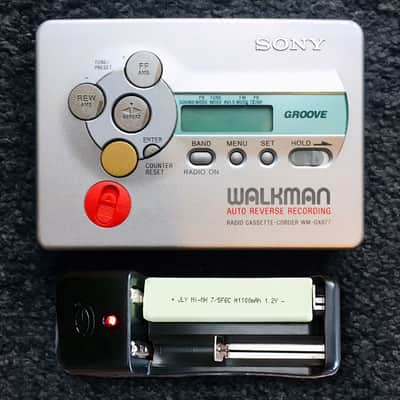 SONY WM-GX677 Walkman Cassette Player, Excellent Silver ! Working ! image 1