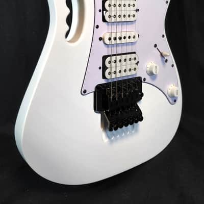 Ibanez JEMJRWH Steve Vai Junior Signature Series Electric Guitar White image 3
