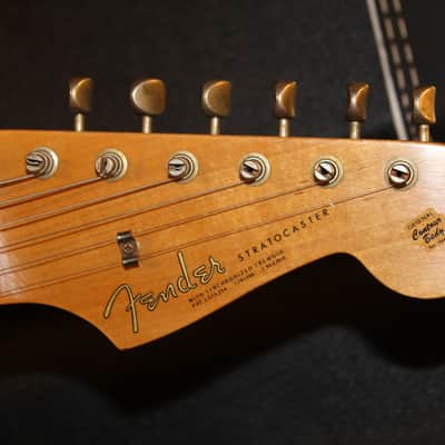 Fender Custom Shop 1963 Stratocaster Relic 3-Tone Sunburst image 3