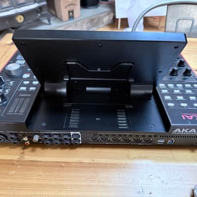 Akai MPC X Standalone Sampler / Sequencer 2017 - Present - Black image 3