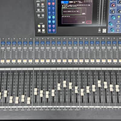 Yamaha LS9-32 32-Input Digital Mixing Console in Calzone Roadcase w/Wheels #7310 image 4