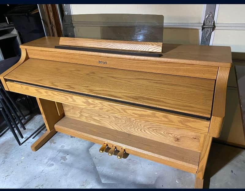 Roland KR-575 Digital Piano | Reverb