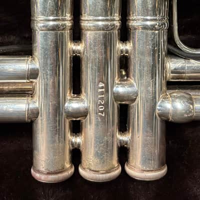 Bach Stradivarius Trumpet Model 37, Silver Finish image 4
