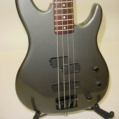 Peavey Foundation S USA 4-String Bass Guitar with EMG Pickups Includes Case image 3