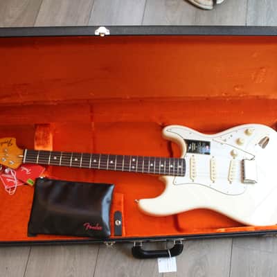 FENDER  "Limited Edition American Vintage II 1973 Stratocaster, Olympic White" HARDCASE, PAPERS, 3, 76 KG image 18