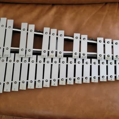 Pearl 30-Key Glockenspiel / Bell Lyra Xylophone w/ Carrying Bag image 2