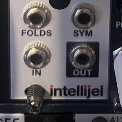 Intellijel uFold II Wavefolder / Waveshaper Eurorack Synth Module 2013 - 2017 - Silver image 3