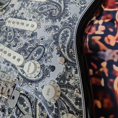 *NEW IN BOX* 2025 Fender Japan Limited Edition Stratocaster Black Paisley - MIJ JD25 - low tariffs image 7