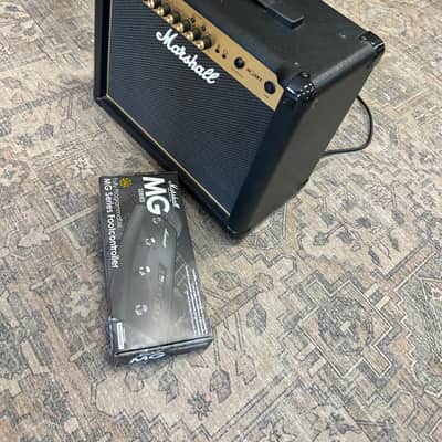 Marshall MG MG30DFX 2-Channel 30-Watt 1x10" Solid State Guitar Combo w/ foot pedal image 7