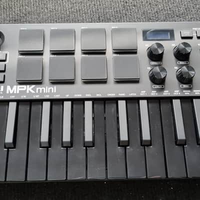 Akai MPK Mini MKIII 25-Key MIDI Controller 2020 - Present - Black with Black Keys image 2