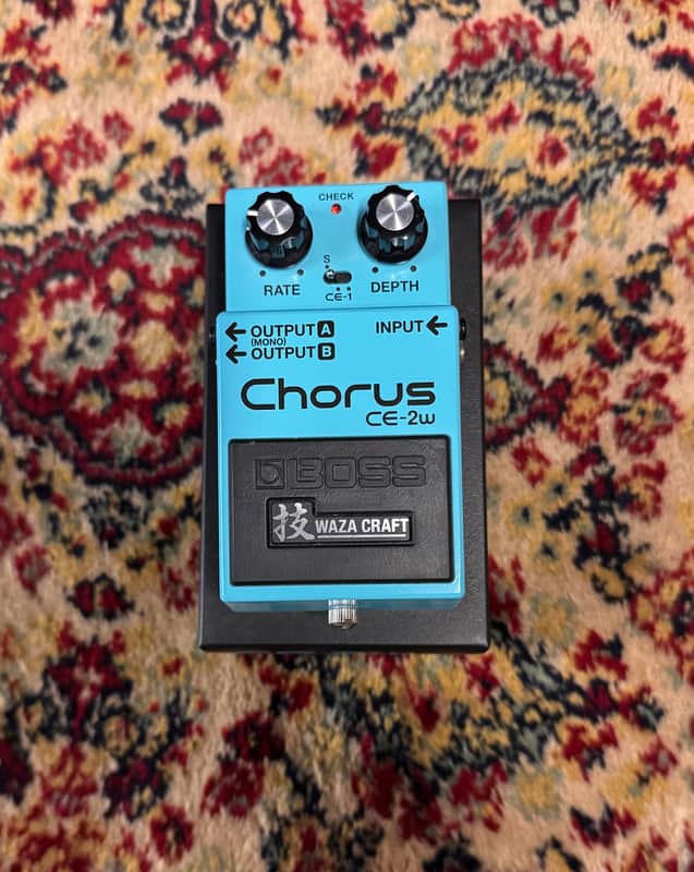 Boss CE-2w