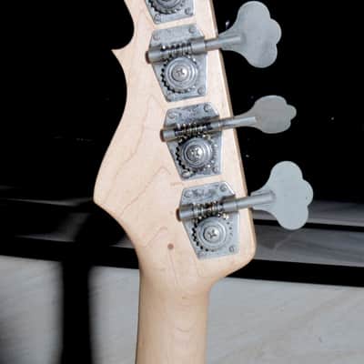 G & L LB-100 Bass 1999 Teal Metallic image 6