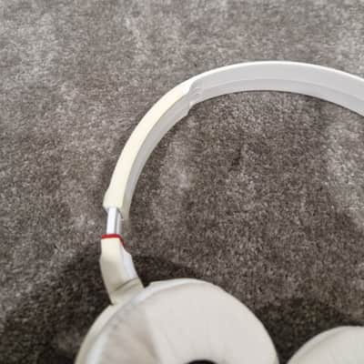 Sony MDR-ZX100 On-Ear Headphones White - Good image 9