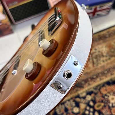 Danelectro Long Horn 58 Bass LEFTY ZURDO ( Super Limited) W/ Foam Case  Copper Burst image 17