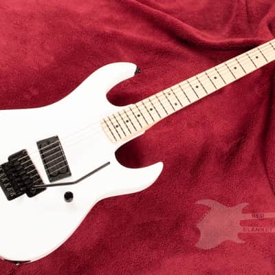 B.C. Rich Gunslinger Retro II with Floyd Rose - White image 3