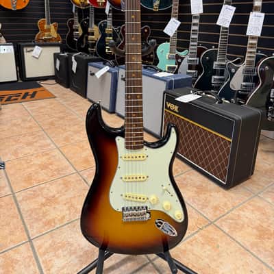 Fender American Vintage II 61 Stratocaster 2024 - 3 Color Sunburst image 2