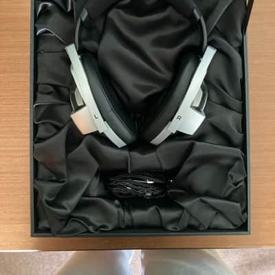 Sennheiser HD 800 Headphones image 21