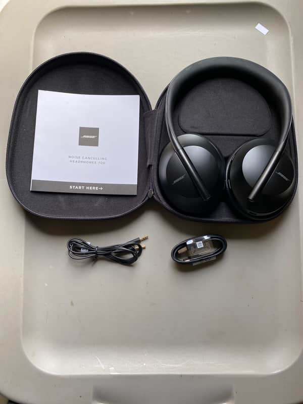 Bose Headphones 700 Wireless Noise Canceling image 1