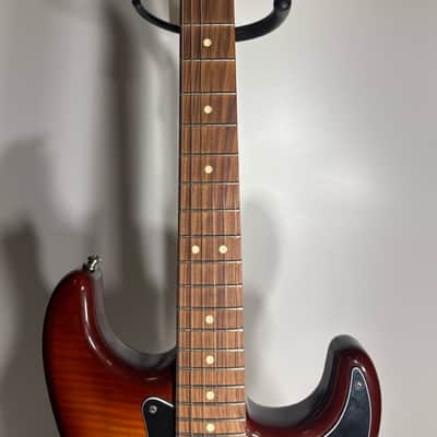 Fender Player Stratocaster HSS Plus Top with Pau Ferro Fretboard 2019 - Present - Tobacco Sunburst image 4