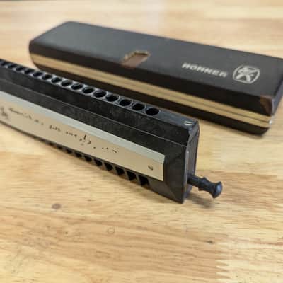 Immagine Vintage Hohner CBH2016 Chromatic Harmonica, Fully Refurbished, Cleaned and Tuned. Made in Germany, includes original case. - 3