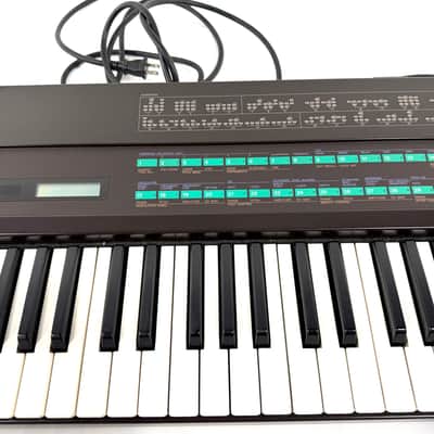 Used Yamaha DX-7 Vintage 61-Key Synthesizer image 5