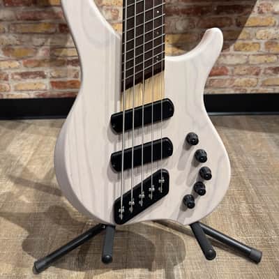 Dingwall ABZ 5 String - Trans White image 3