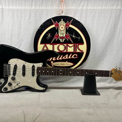 Fender Standard Stratocaster 1998 - 2005 | Reverb