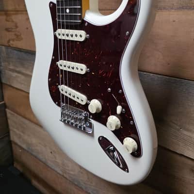 2025 Fender American Professional II Stratocaster® (Pre-Owned) - Olympic White w/ Hard Case image 3