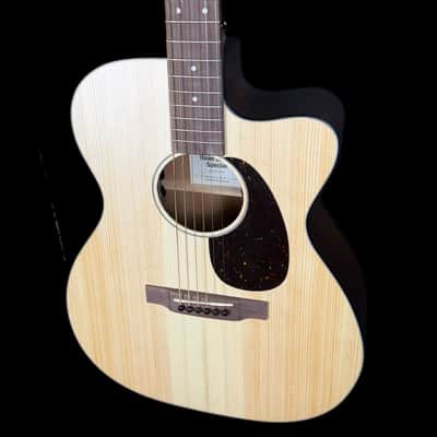 Martin Road Series OMC-10E Special Acoustic Guitar w/Deluxe Gig Bag image 5